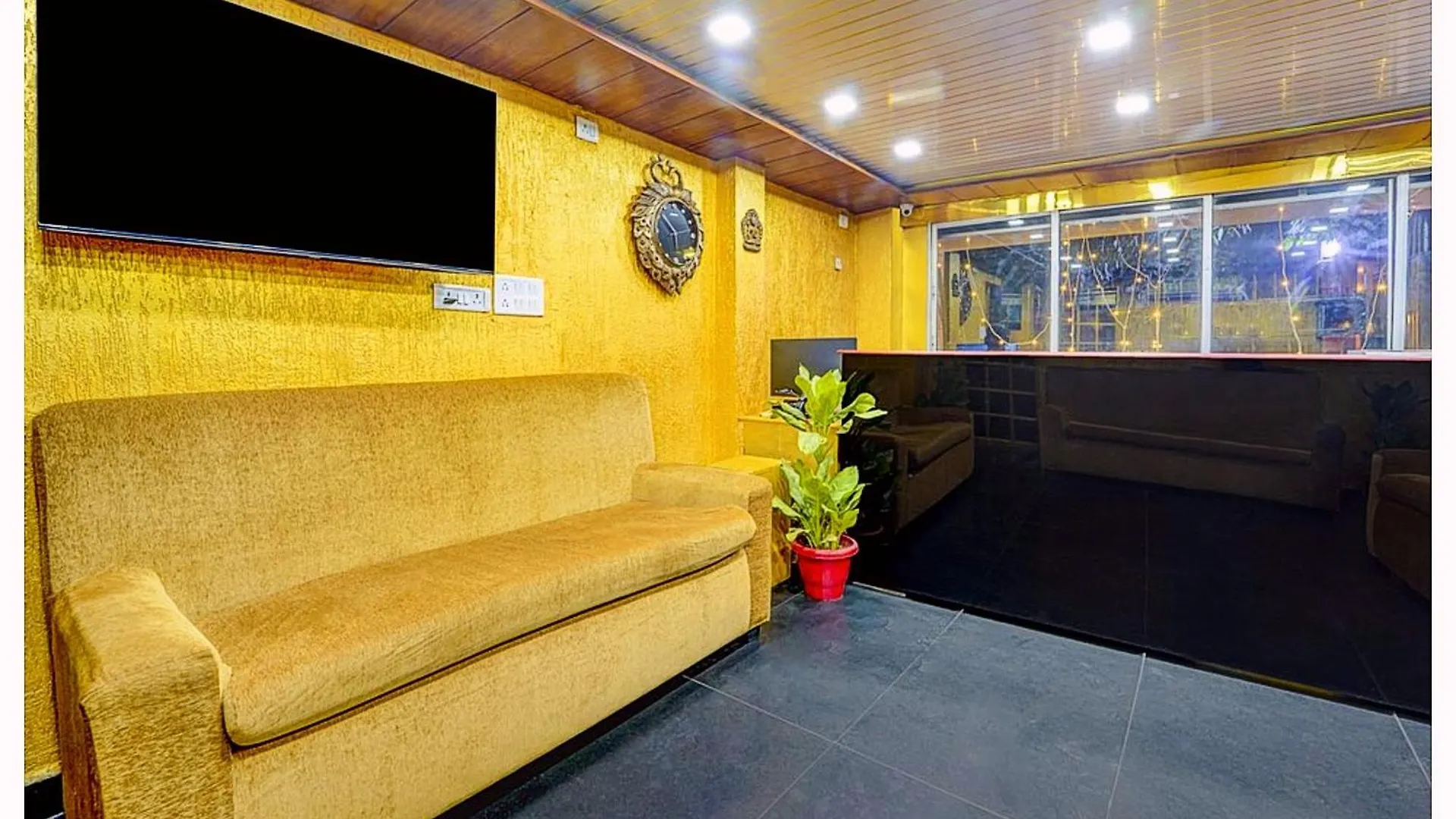Varanasi Hotel Pv Luxuary Near Kashi Vishwanath Temple - A Luxuary Hotel In Варанаси